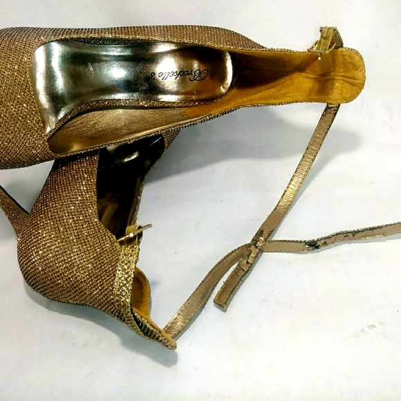 Ankle strap Almond-Toe Heel pump 😍 - Picture 12 of 13